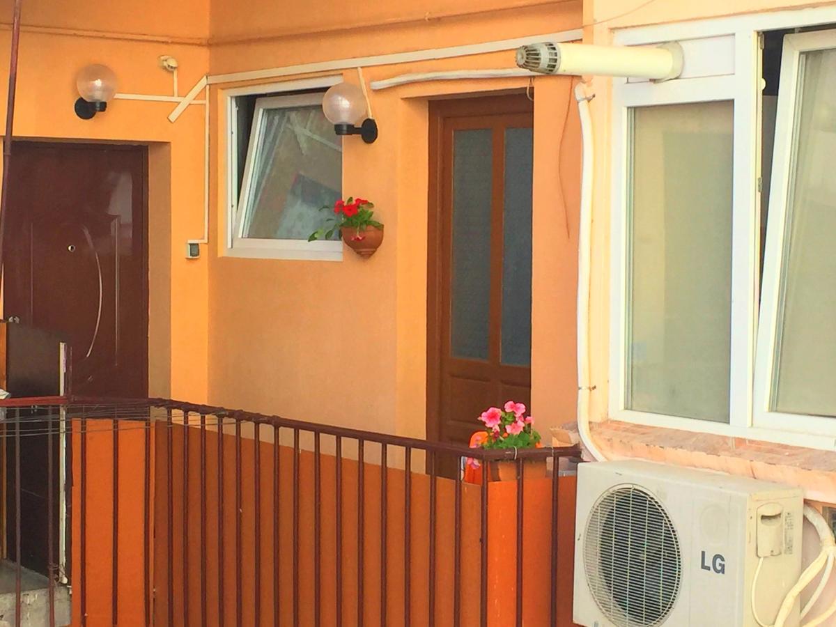 Rompromo Plus Accommodation ブカレスト エクステリア 写真